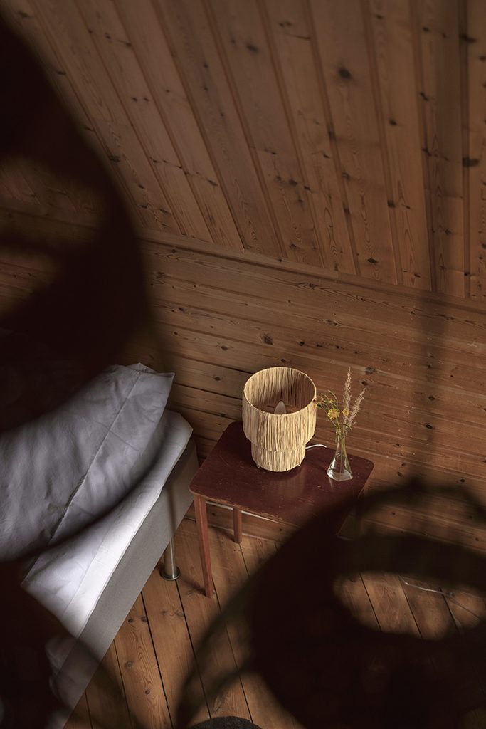 Interiör i glampingstugan på Skaparbyn